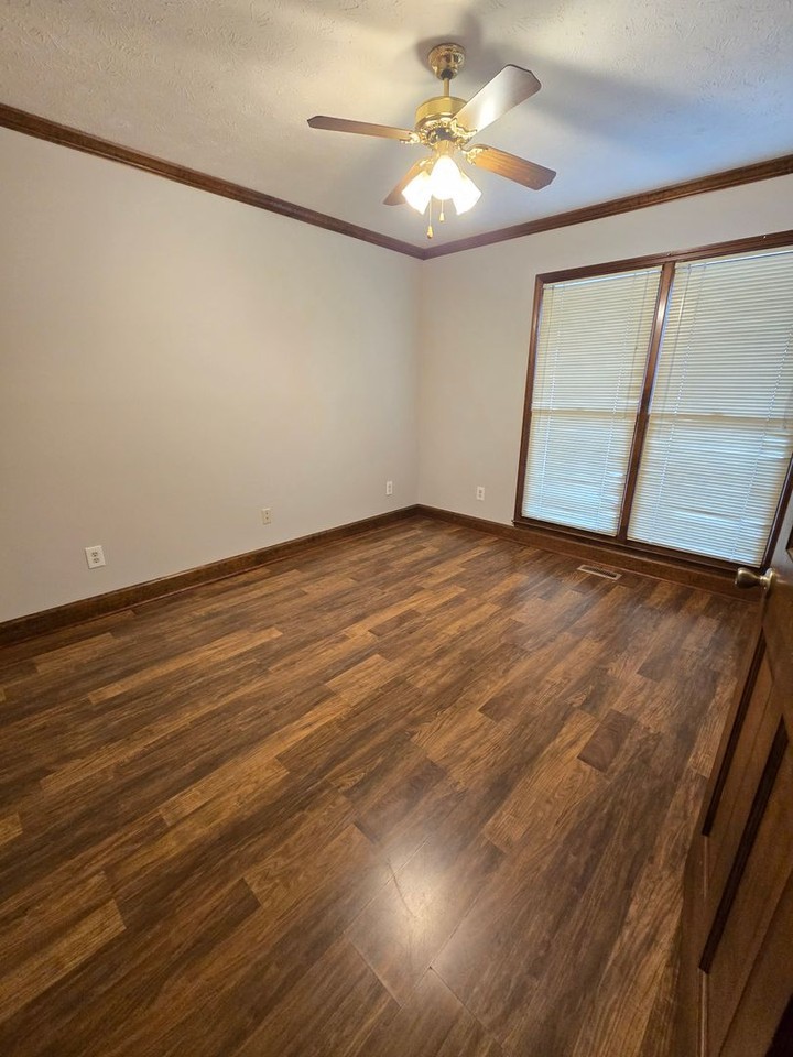 474 Lands End Rd - Photo 3 of 14