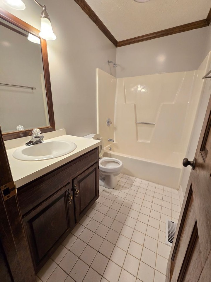 474 Lands End Rd - Photo 4 of 14