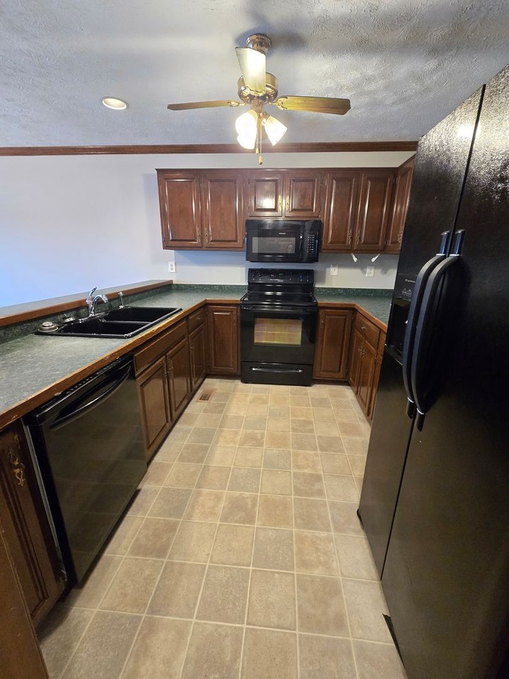474 Lands End Rd - Photo 5 of 14