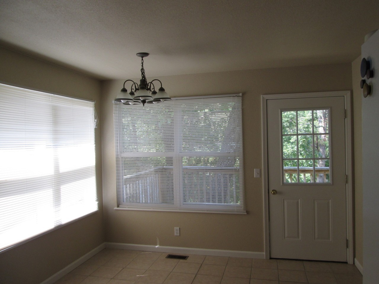 145 Lillian Ln - Photo 3 of 8