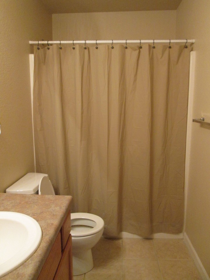 145 Lillian Ln - Photo 4 of 8