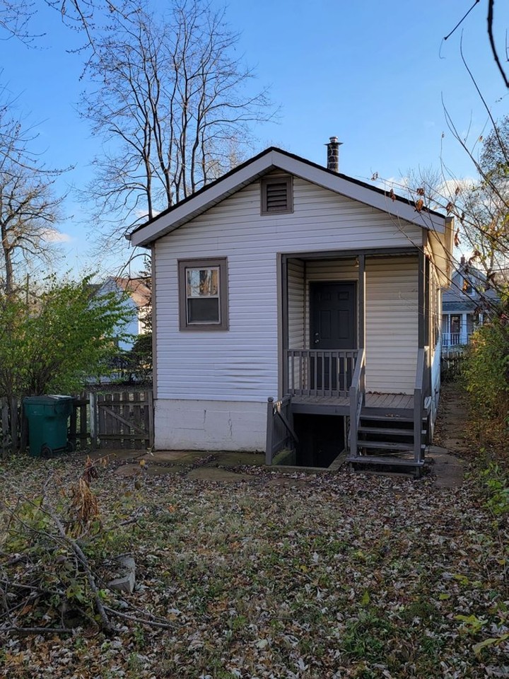 141 E Cartwright Ave - Photo 4 of 12