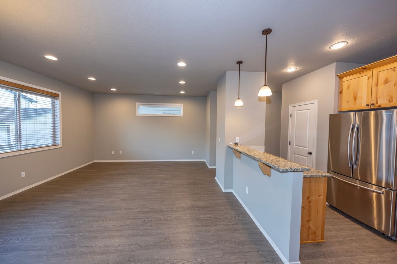 13710 Ne 64th Cir - Photo 3 of 12