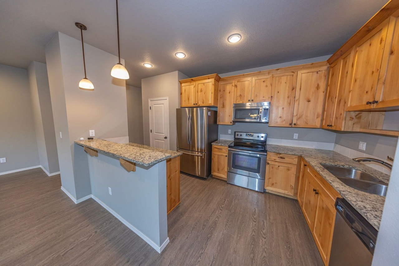 13710 Ne 64th Cir - Photo 4 of 12