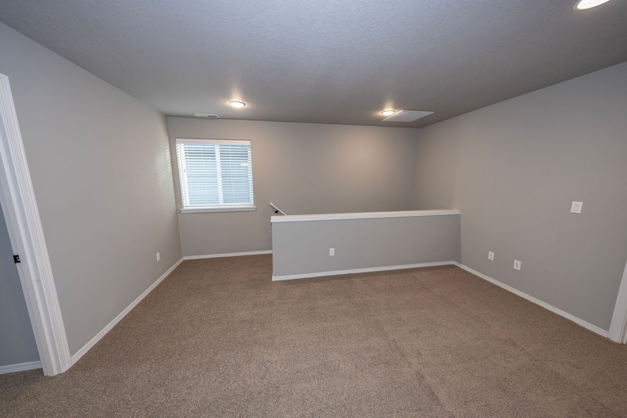 13710 Ne 64th Cir - Photo 7 of 12