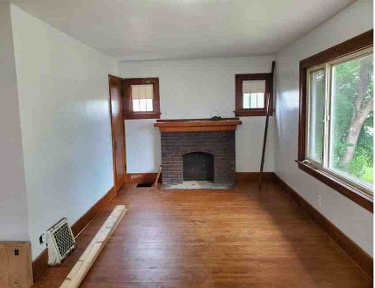 3822 Garretson Ave - Photo 3 of 9