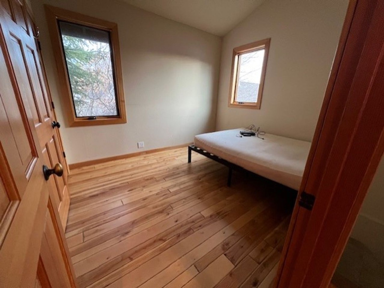 48 Nw Mckay Ave - Photo 6 of 8