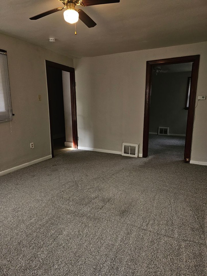 2627 15th Ave - Photo 5 of 11