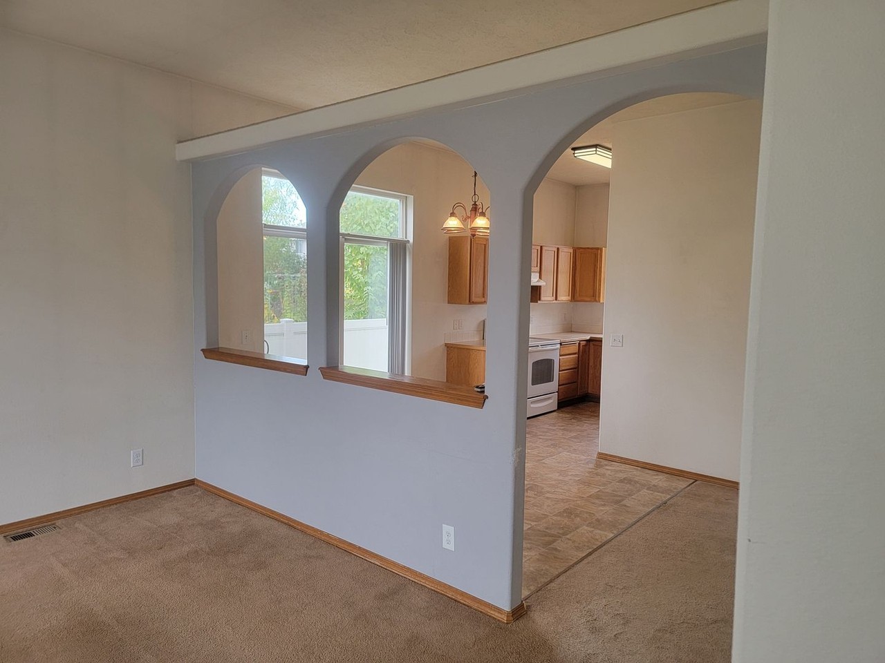 2465 W Sarge Ct - Photo 3 of 8