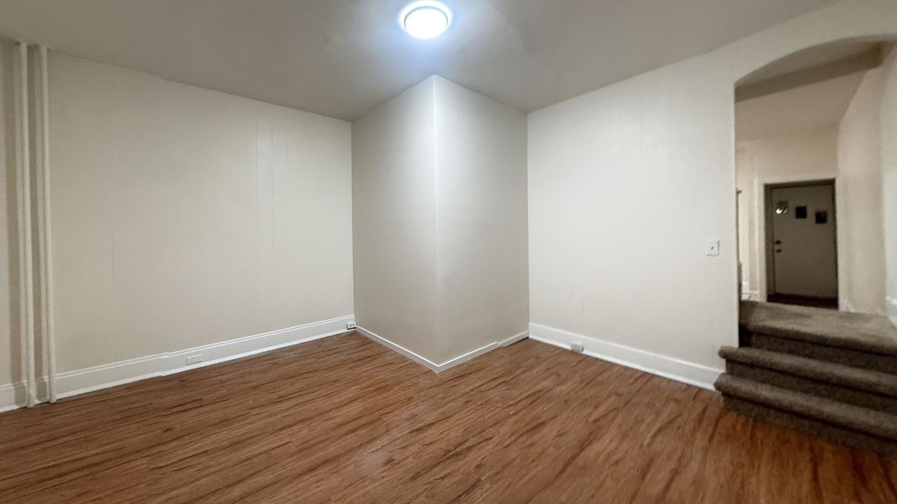 1710 Church St - Photo 4 of 24