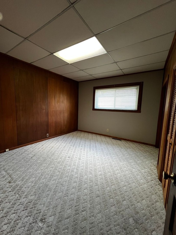 822 Greendale Dr - Photo 5 of 19