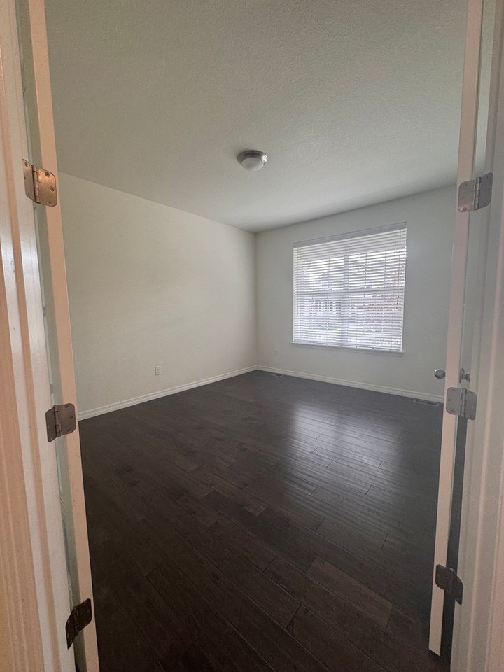 629 Sundance Cir - Photo 7 of 44