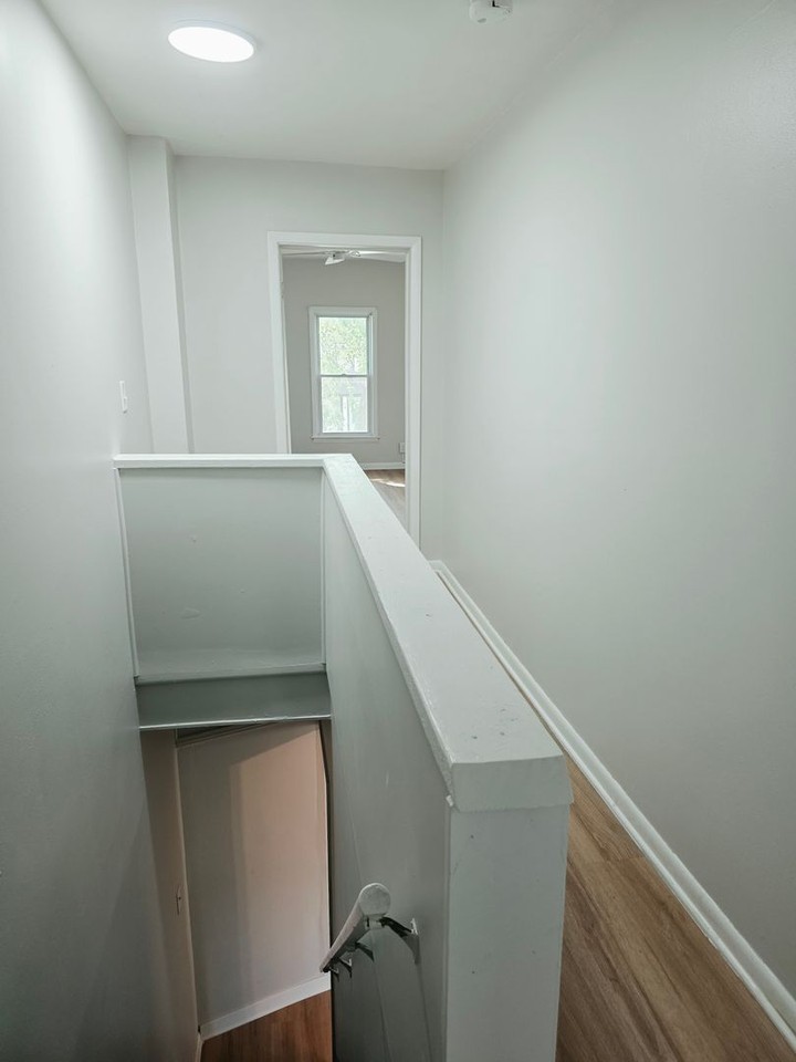 214 E 6th St - Photo 7 of 16