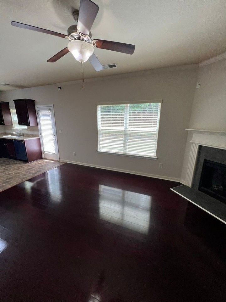 373 Lobdale Falls Dr - Photo 2 of 22