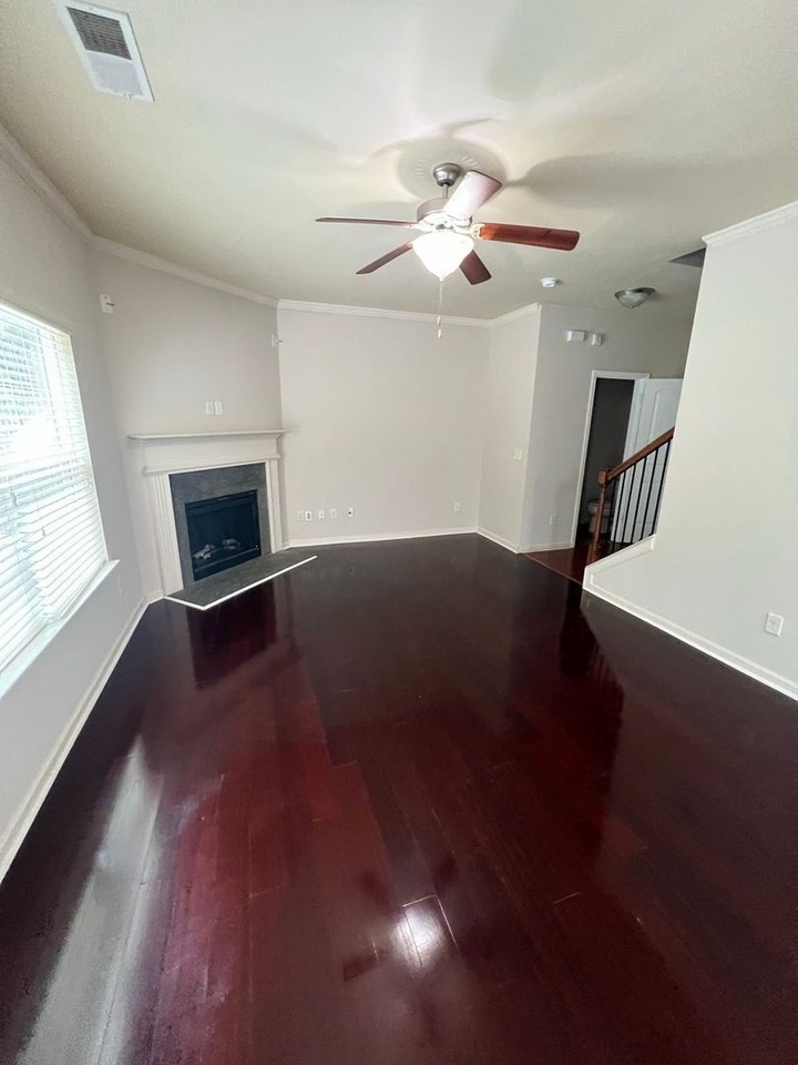 373 Lobdale Falls Dr - Photo 4 of 22