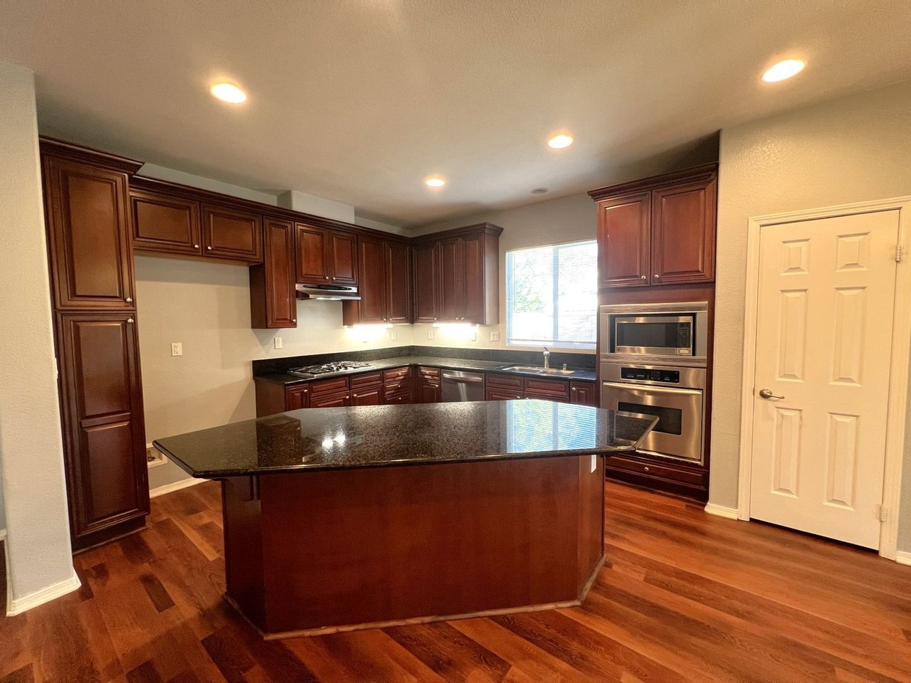 12839 Rimmon Rd - Photo 6 of 43