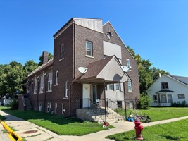 featured image of 201 E 21st St