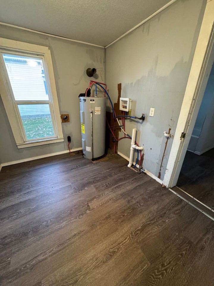 1015 W Cherry St - Photo 6 of 10
