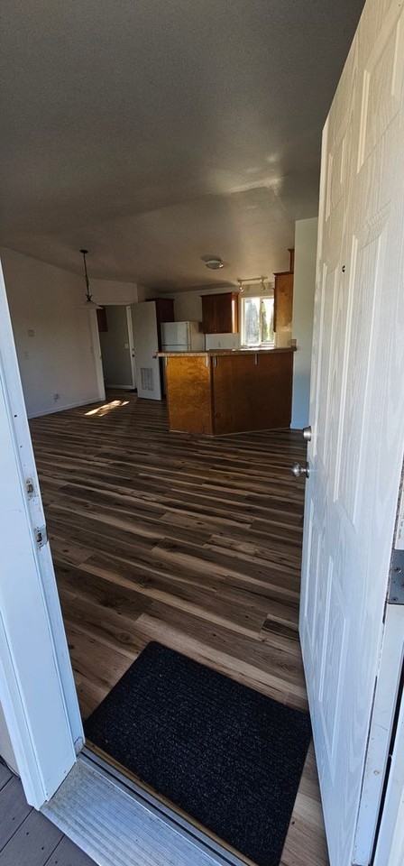 9211 Se Webfoot Rd - Photo 2 of 10