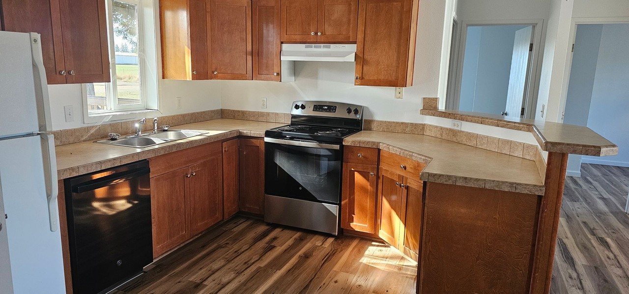 9211 Se Webfoot Rd - Photo 4 of 10