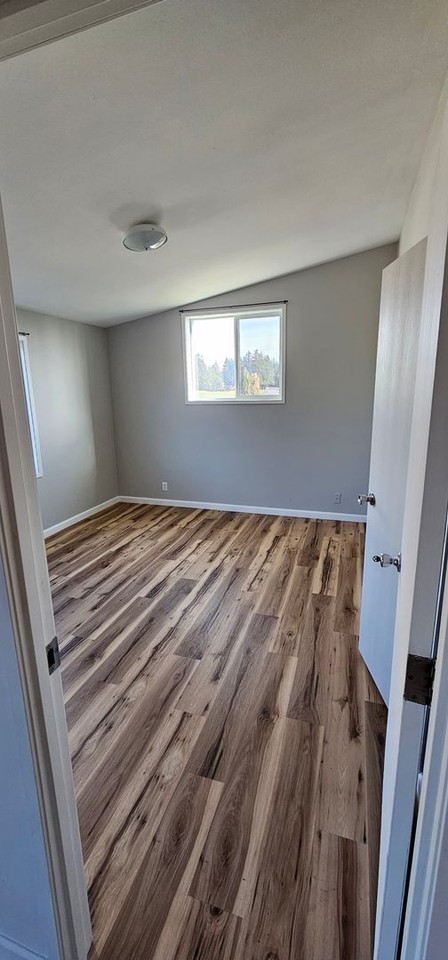 9211 Se Webfoot Rd - Photo 6 of 10