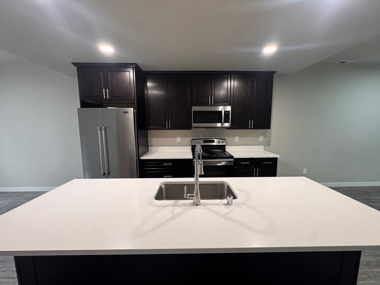 1407 East Dalton Avenue - Photo 4 of 23