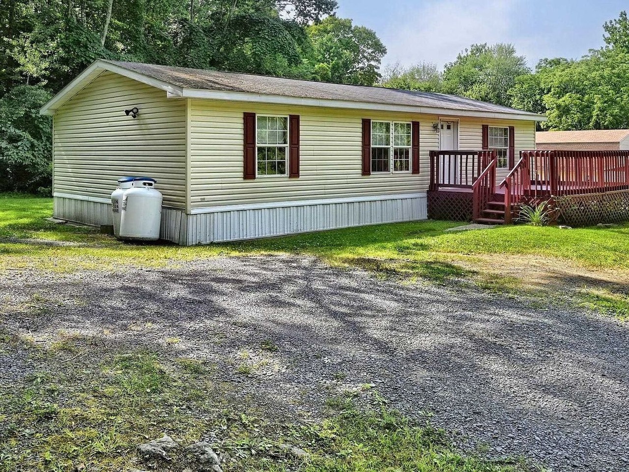 431 Freetown Hwy - Photo 2 of 15