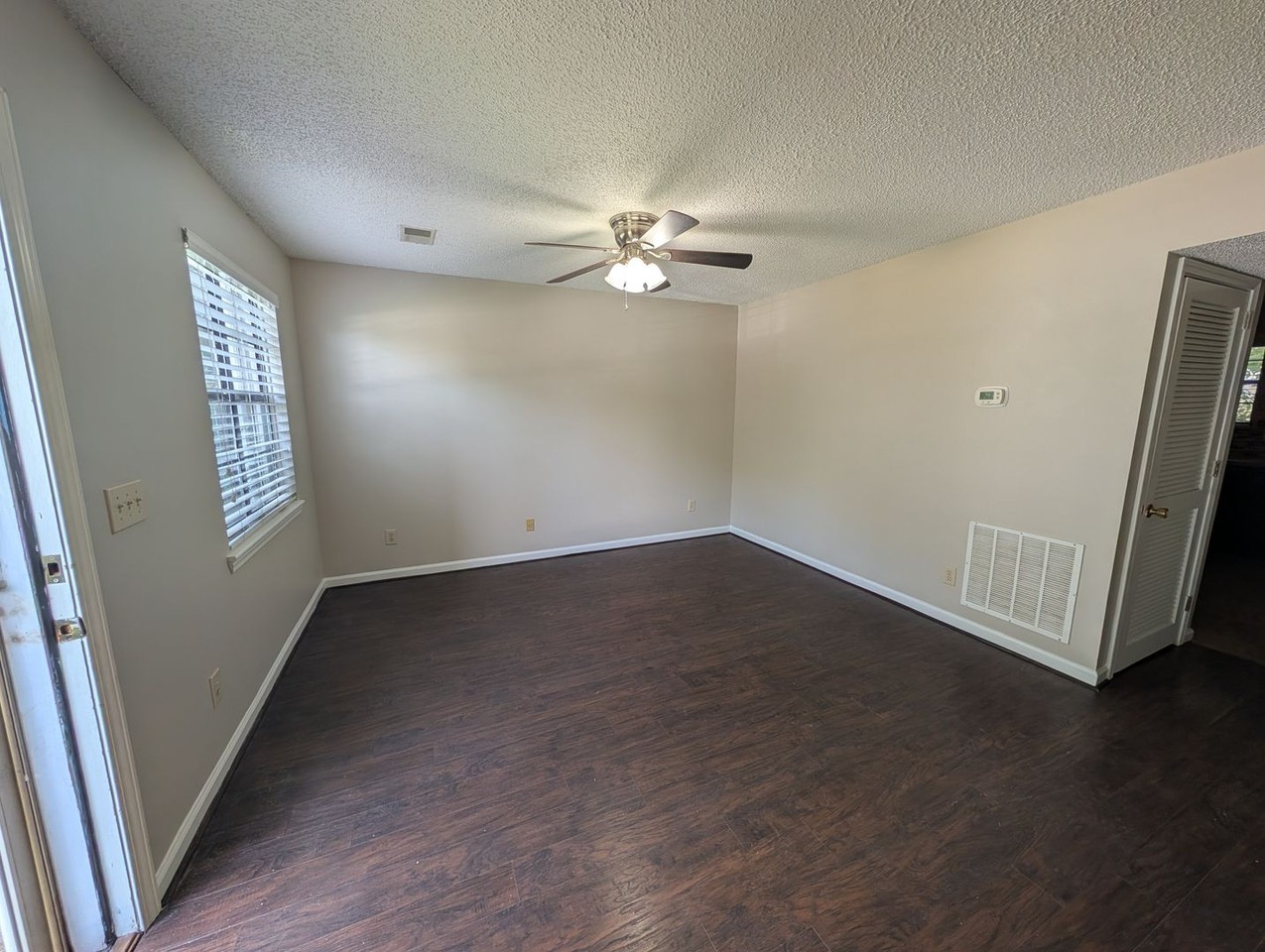 2140 Cheshire Dr - Photo 5 of 12