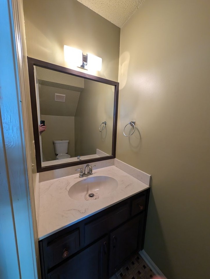 2140 Cheshire Dr - Photo 6 of 12