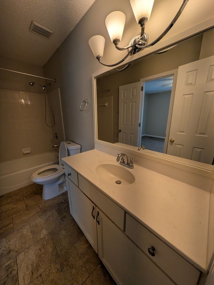 2140 Cheshire Dr - Photo 7 of 12