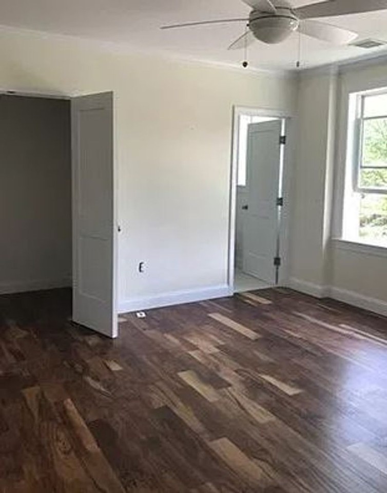 1012 Tremont St - Photo 4 of 6