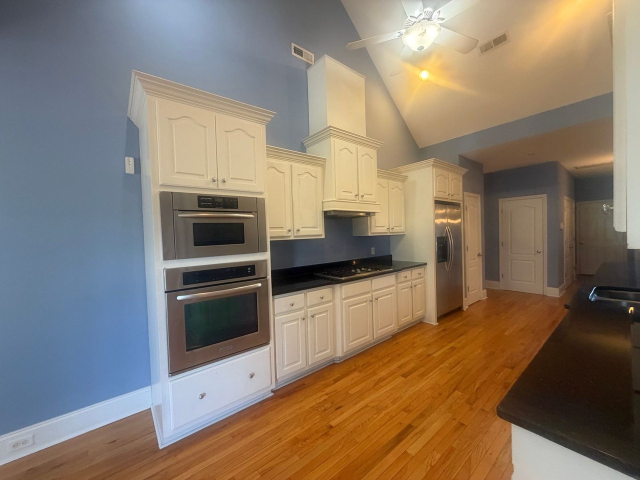 2100 Harborview Dr - Photo 6 of 50