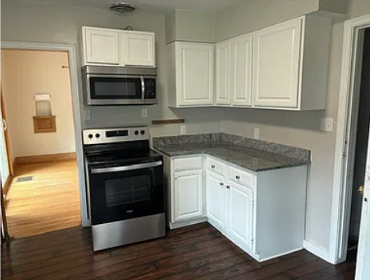 3308 Woodland Ave - Photo 4 of 10