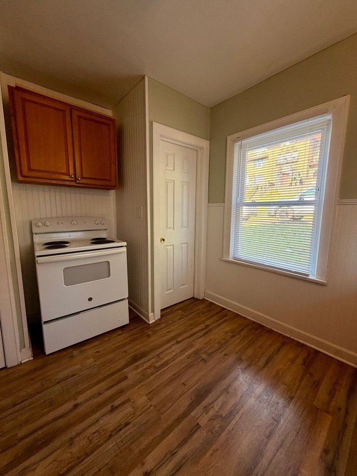224 Belmar Ave - Photo 5 of 13
