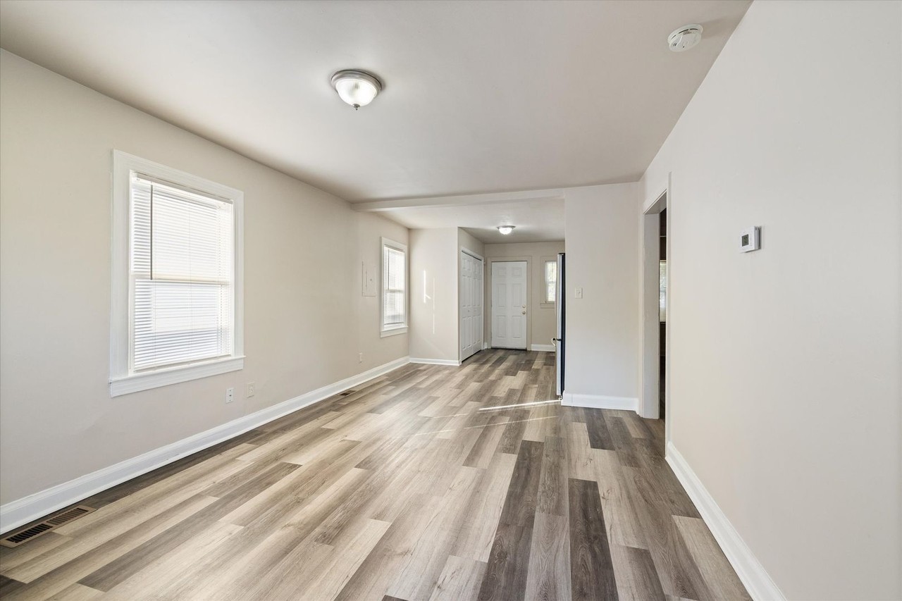 1004 Euclid Ave - Photo 3 of 18