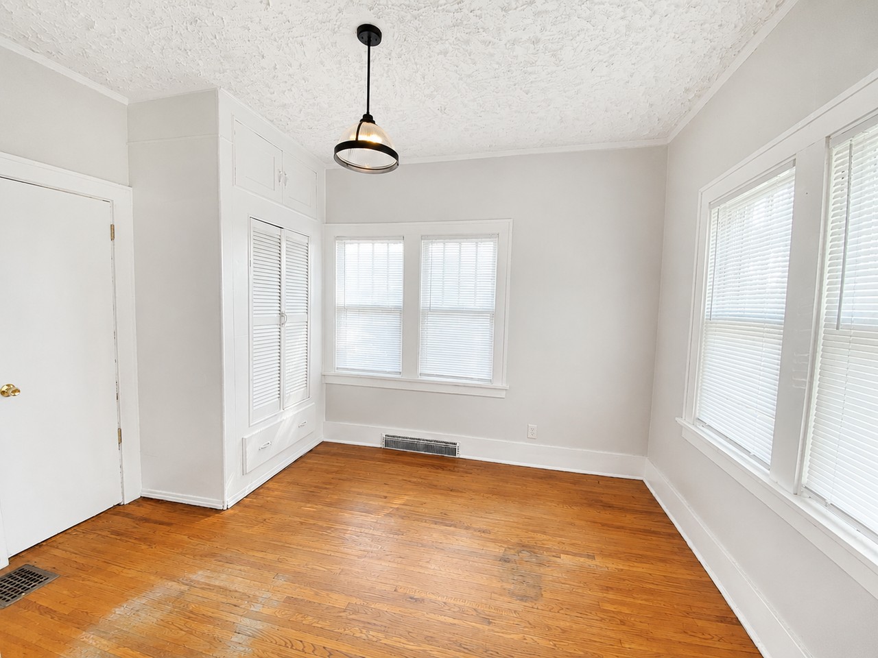 3028 South St - Photo 6 of 21