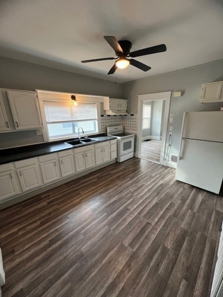3303 Jackson St - Photo 4 of 13