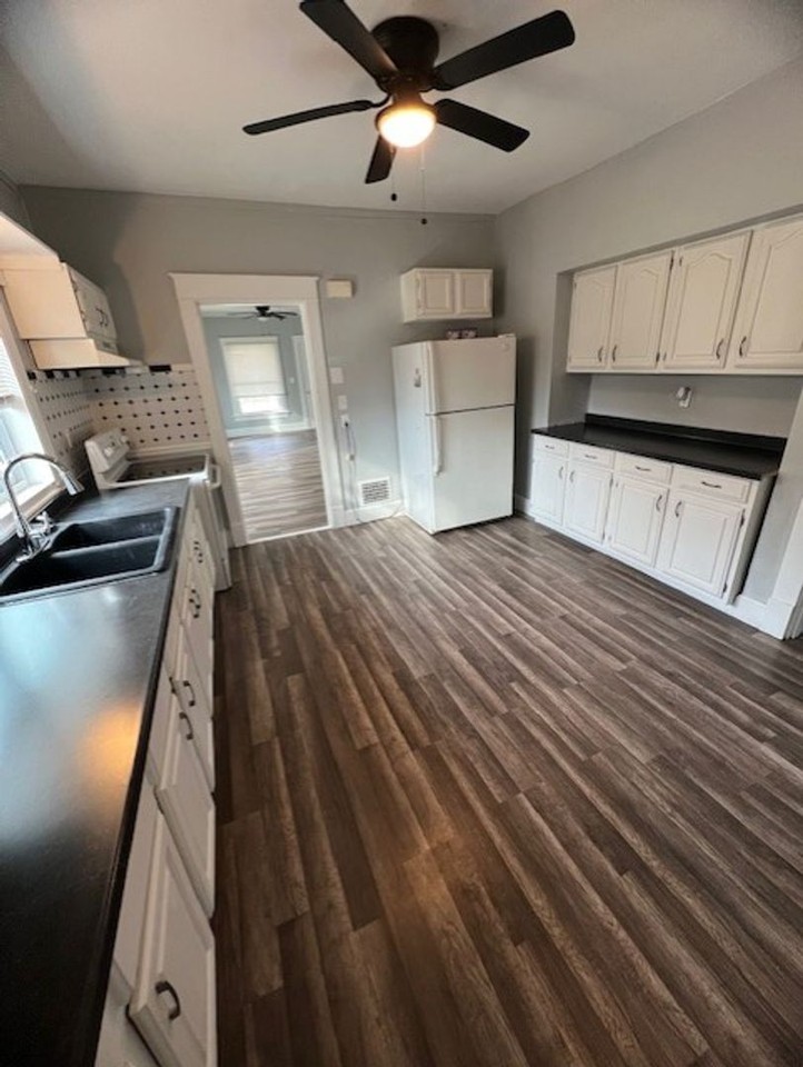 3303 Jackson St - Photo 5 of 13