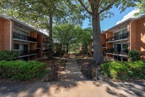 featured image of 1800 Jefferson Park Ave