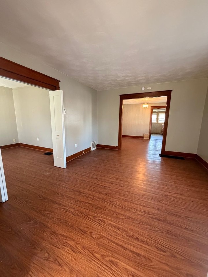 3322 Bowser Ave - Photo 2 of 14