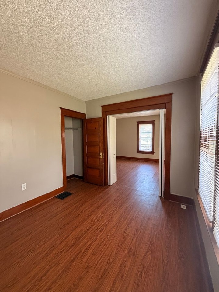 3322 Bowser Ave - Photo 5 of 14