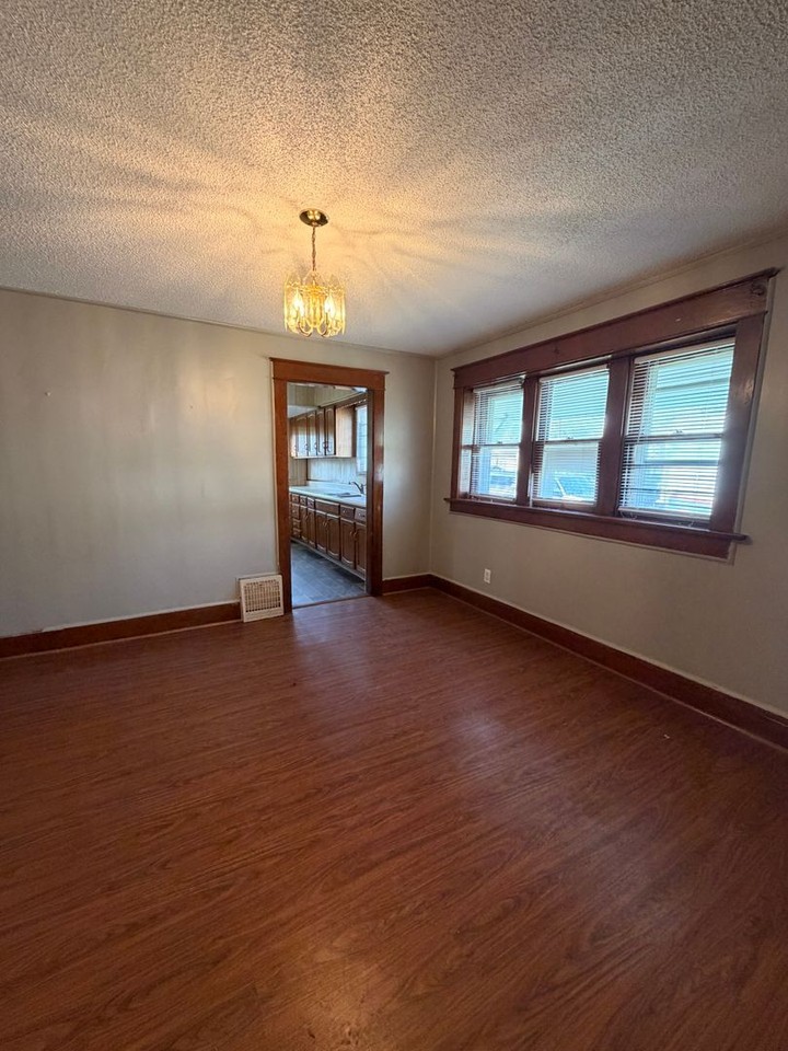 3322 Bowser Ave - Photo 6 of 14