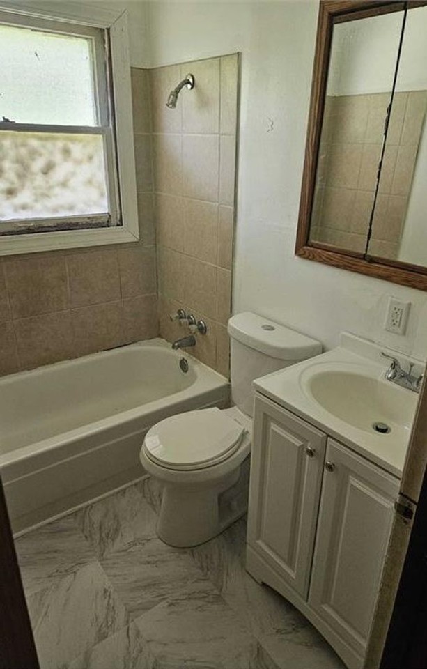 262 Estridge Rd - Photo 5 of 8