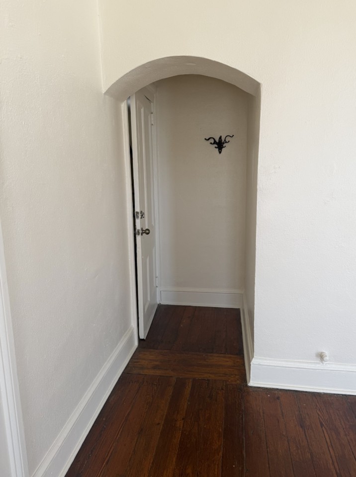 107 W Liberty St #4 - Photo 3 of 10