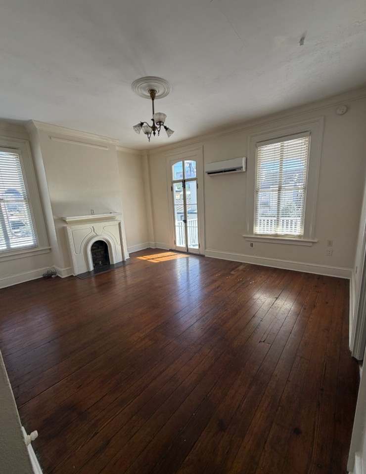 107 W Liberty St #4 - Photo 4 of 10