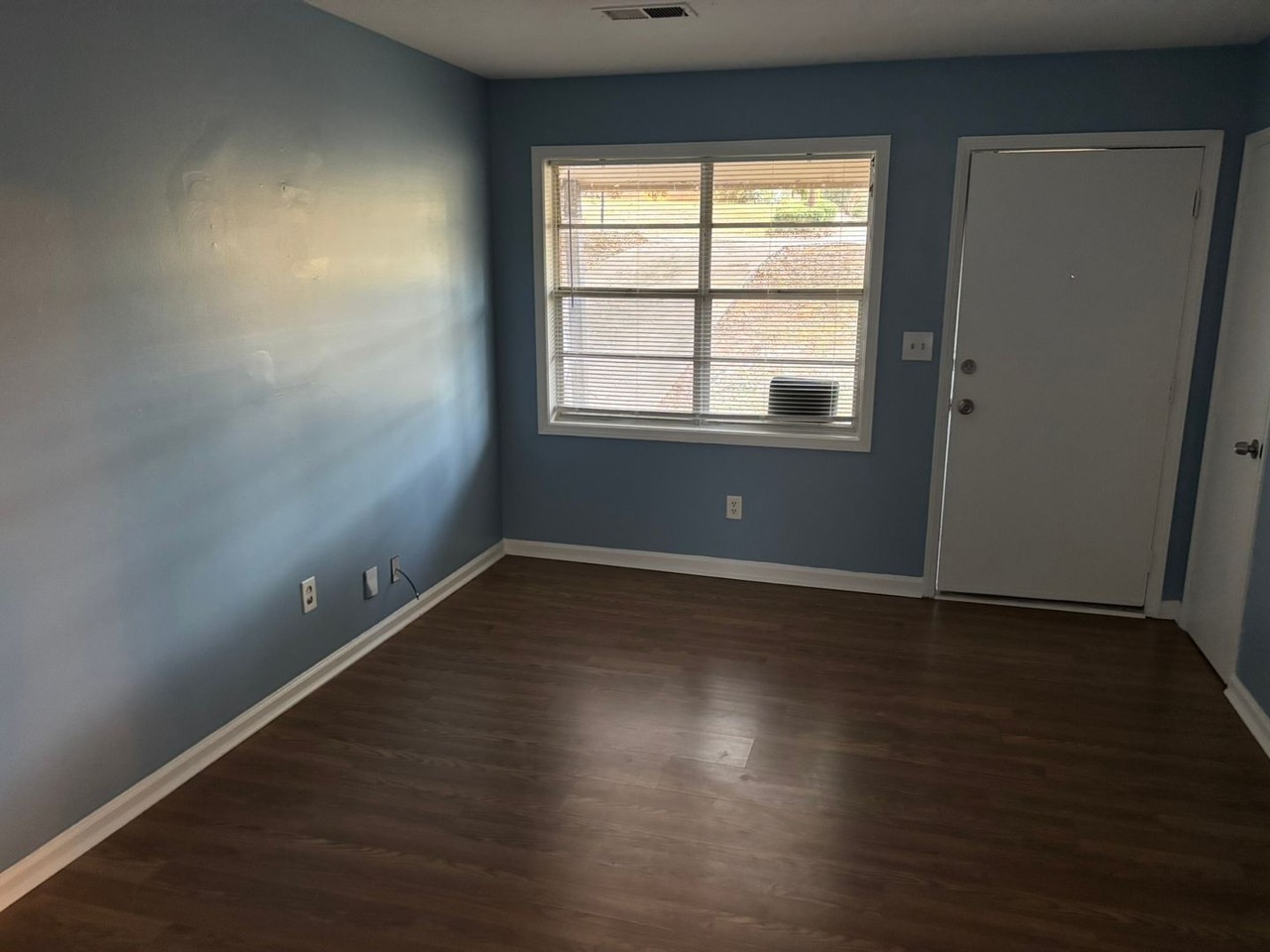 4518 Moline Ave - Photo 2 of 10