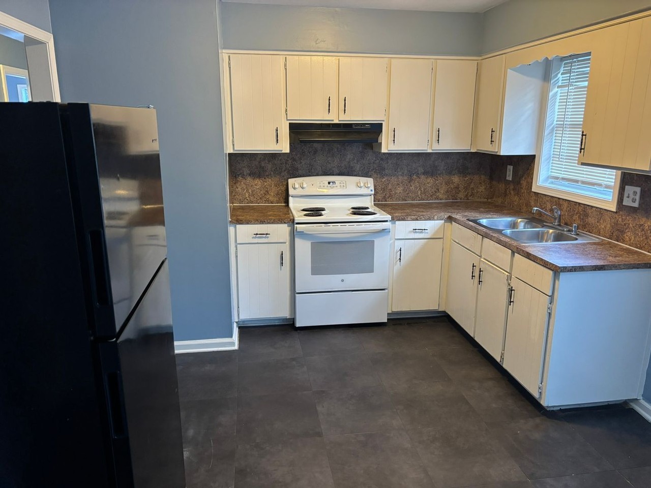 4518 Moline Ave - Photo 4 of 10