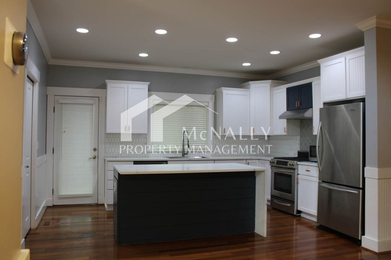 4813 Bering St - Photo 3 of 22