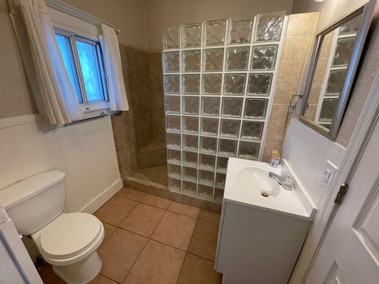 118 E Hadley St - Photo 4 of 13