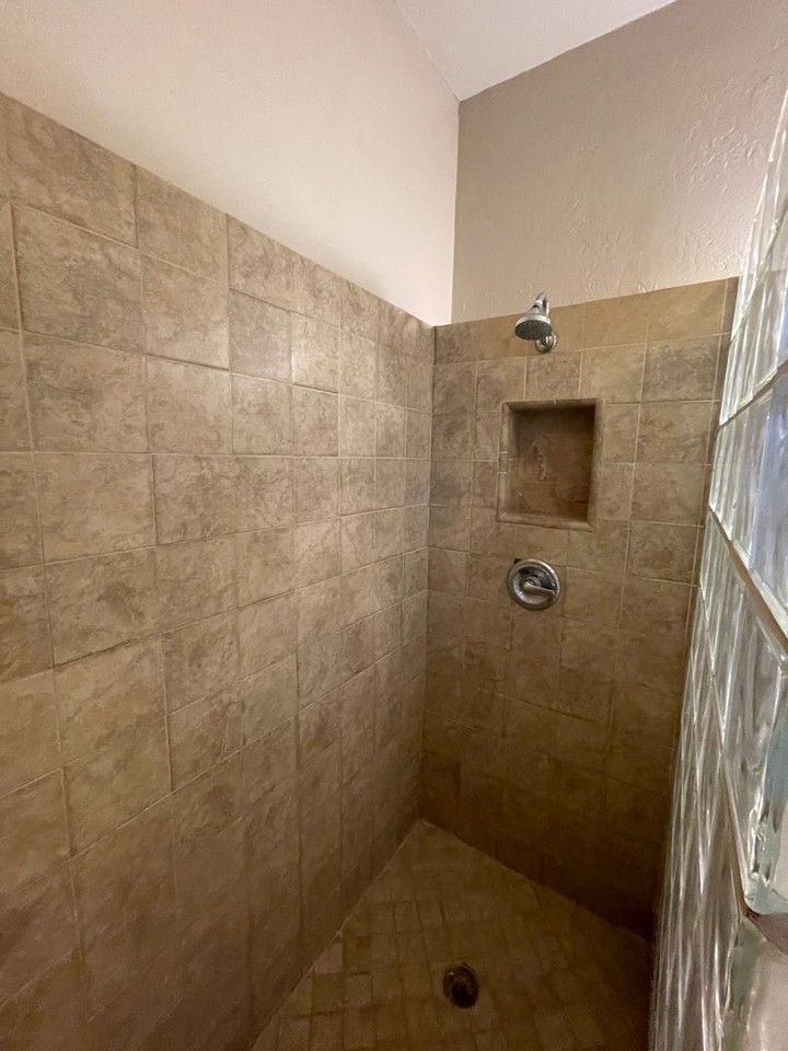 118 E Hadley St - Photo 5 of 13